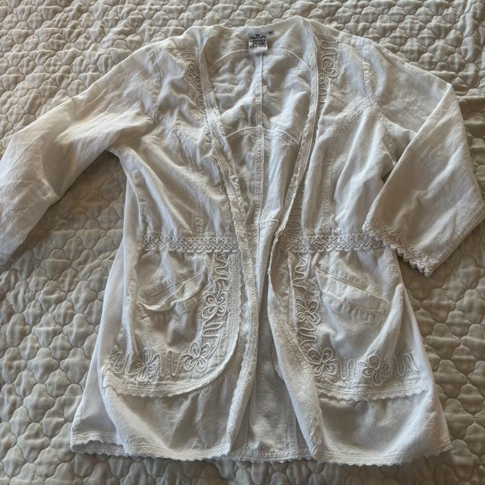 Parsley & Sage White Embroidered Open-Front Cardigan